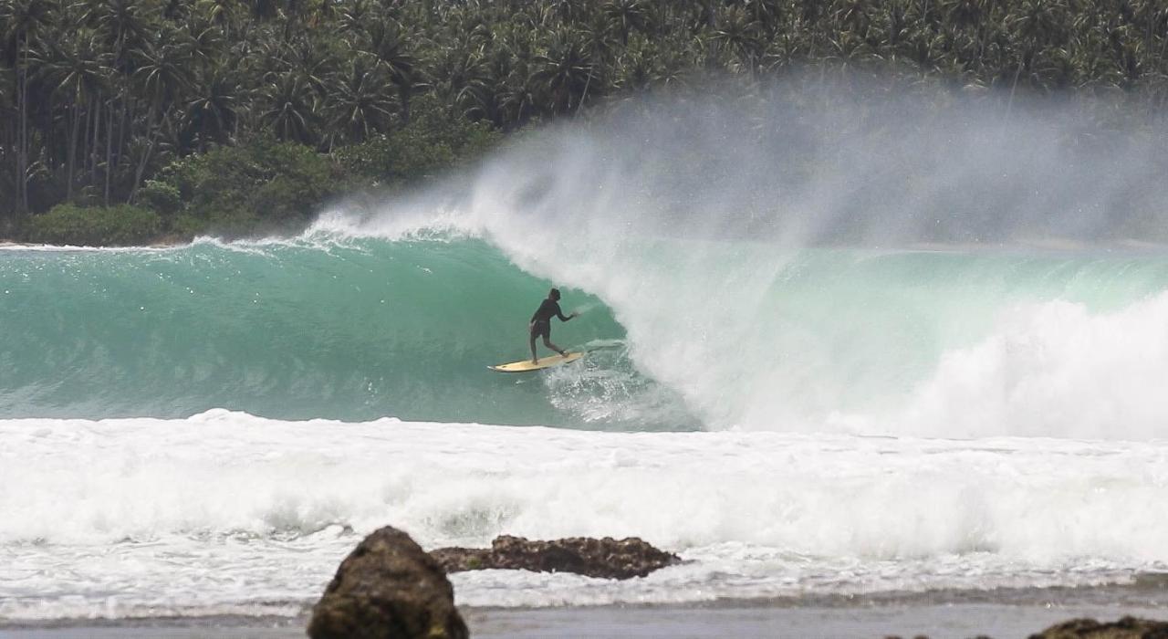 Nias Surf Stay Lagudri Bagian luar foto